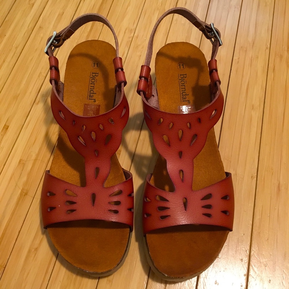 Bjorndal Luna sandals 11 warm brown comfy like new